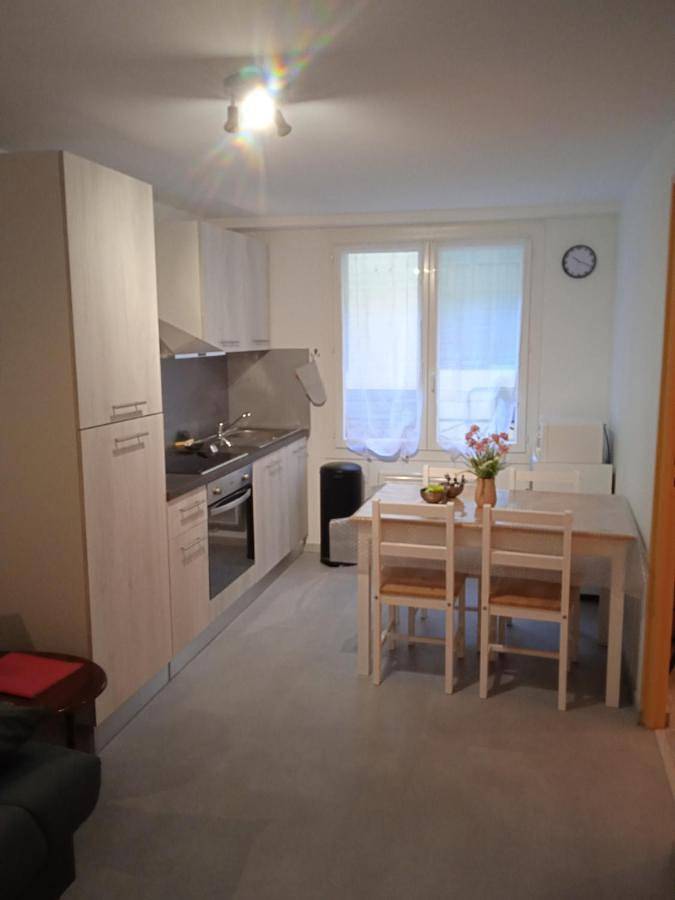 Gîte pour 6 personnes, avec terrasse et vue dans Bains Du Couloubret - 2