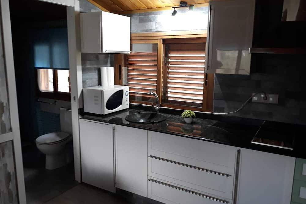 Wooden cabin for 2 people in the Sierra del Segura in Yeste, Albacete Provinz