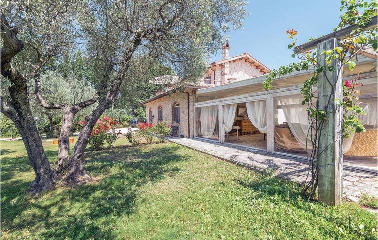 Casa vacanza per 8 persone, con piscina e giardino nonché terrazza - 1