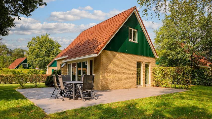 Bungalow voor 6 personen, with Balkon/Terras and Terras as well as Tuin in Noord-Brabant
