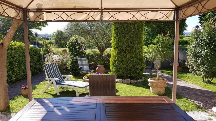 Appartement de vacances pour 5 personnes, avec Balcon et Terrasse ainsi que Jardin et Vue à San Giovanni in Marignano