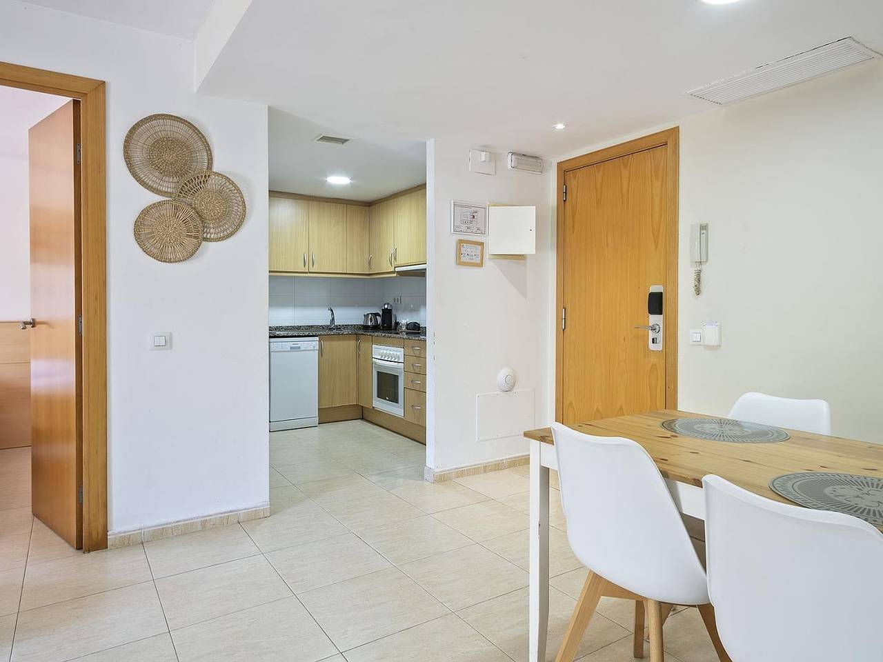 Ganze Ferienwohnung, Two bedroom apartment for up to 6 persons. in Castelldefels, Baix Llobregat