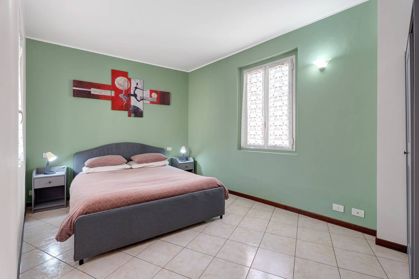 Apartamento entero, Apartamento 'Garibaldi 26' con vistas a la montaña, balcón y Wi-Fi in Stresa, Comune di Stresa