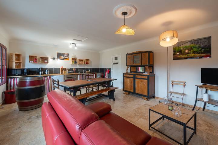 Location de vacances pour 7 personnes, avec jardin et terrasse, animaux acceptés à Saint-Cyr-en-Bourg