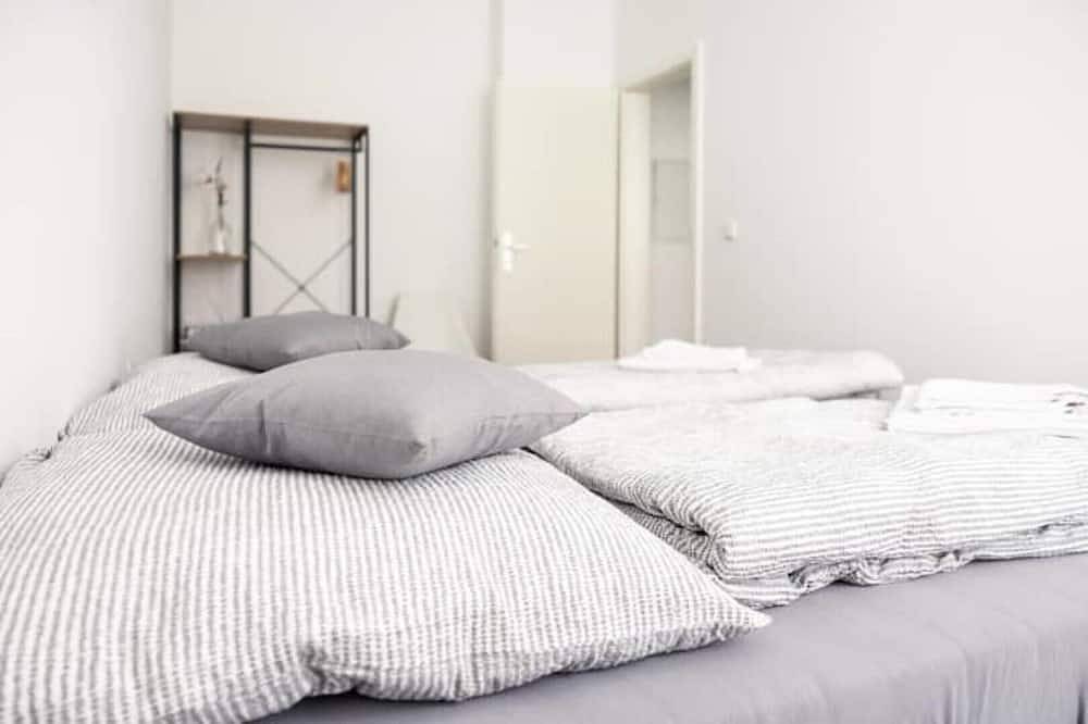 Entire apartment, ★Ko-Living I at the new theater | middle of the old town | Wifi | Up to 4 ★ in Halle (Saale), Saale-Unstrut