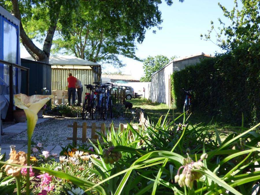 Camping Les Acacias - Mobile home 3 persons - Mobile home 2/3 persons - 1 bedroom - terrace in Rivedoux-Plage, Ile de Re