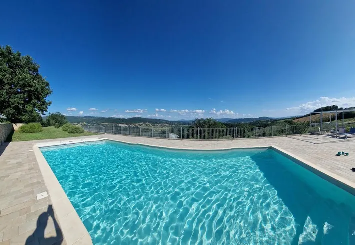 Appartamento vacanze per 7 persone, con panorama e piscina nonché giardino, con animali domestici - 1