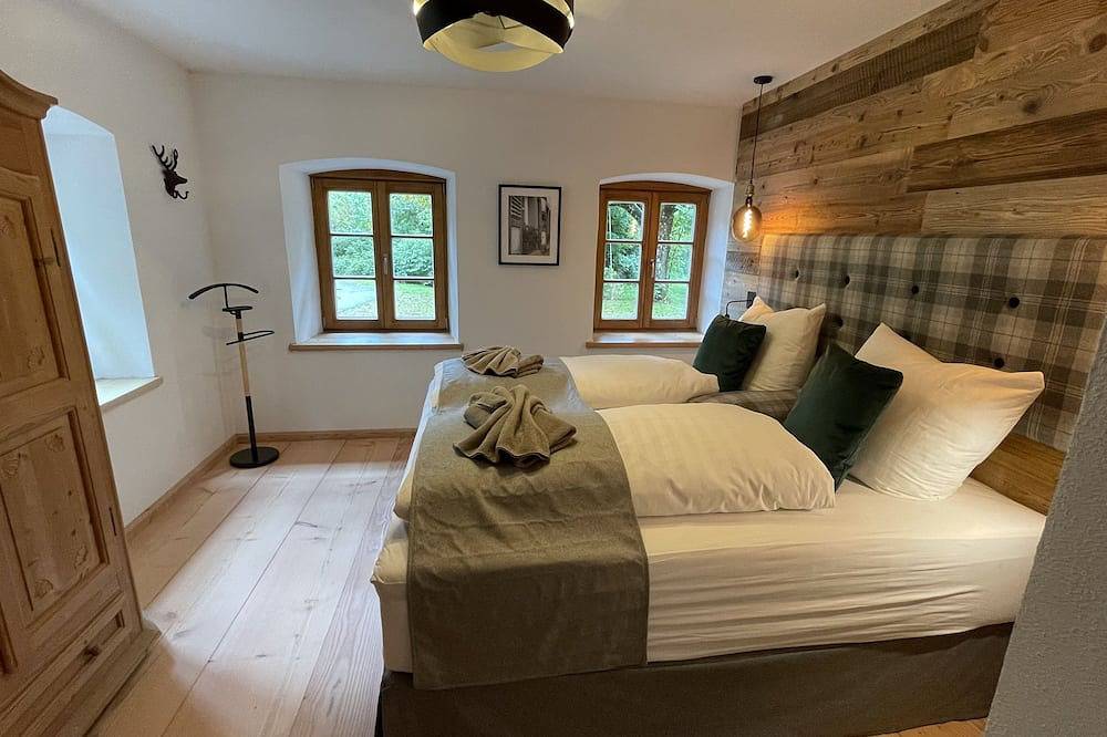 Ganze Wohnung, Wundervolle Erdgeschosswohnung mit Blick ins Grüne in Marquartstein, Bayerische Alpen