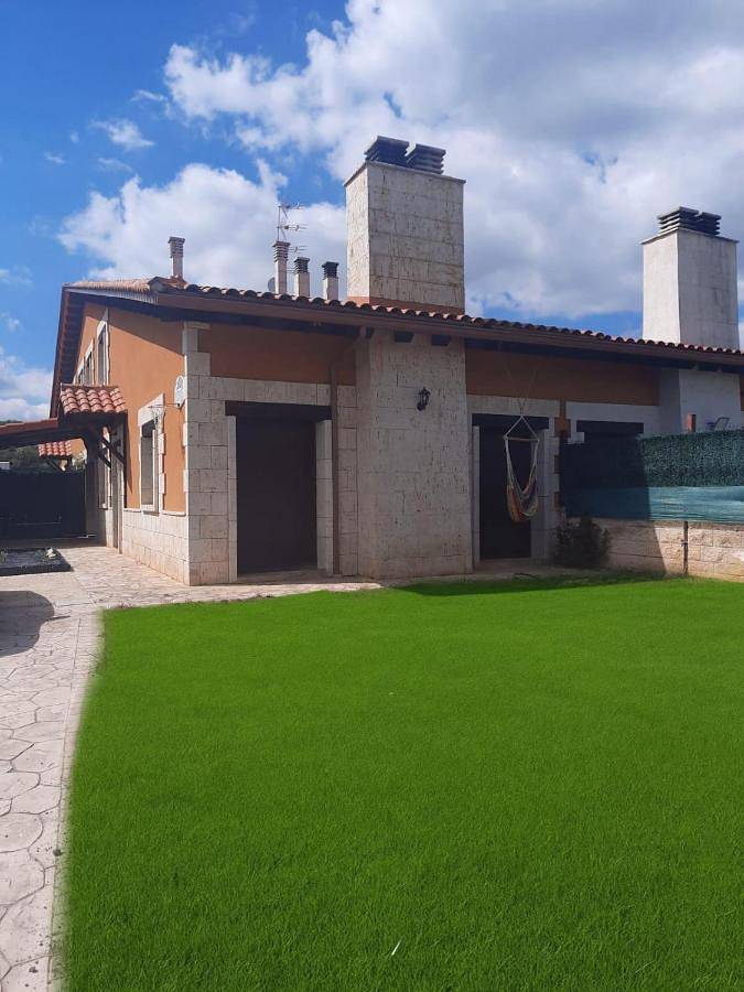 Casa de vacaciones para 10 personas, con vistas además de terraza y jardín, Se admiten mascotas - 1
