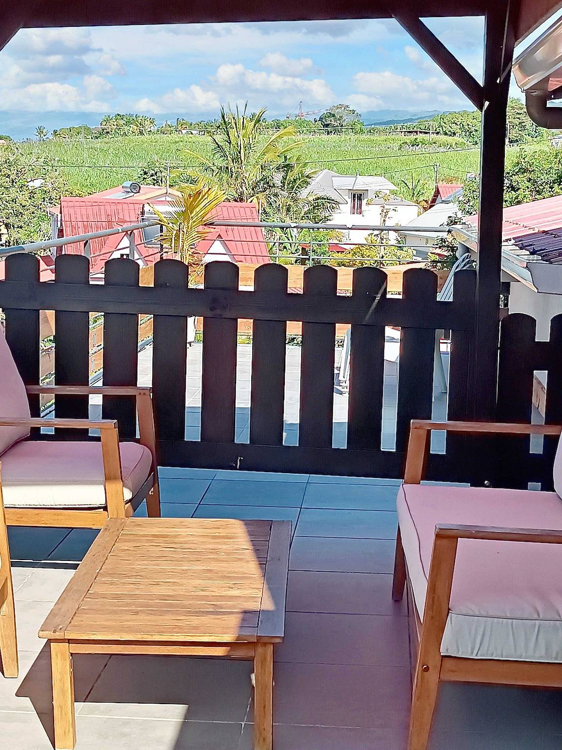 Ganze Wohnung, Komfortable Wohnung mit Meerblick in Saint André, 105 m² in La Réunion