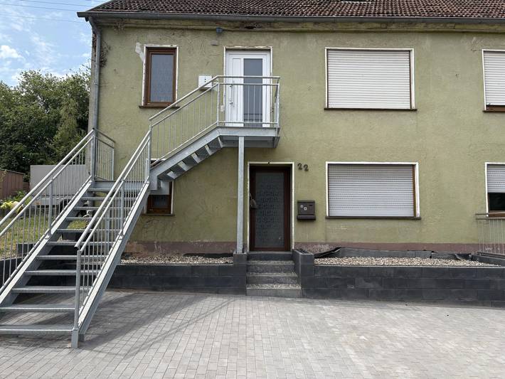 Ferienwohnung für 4 Personen, mit Balkon und Garten sowie Pool
