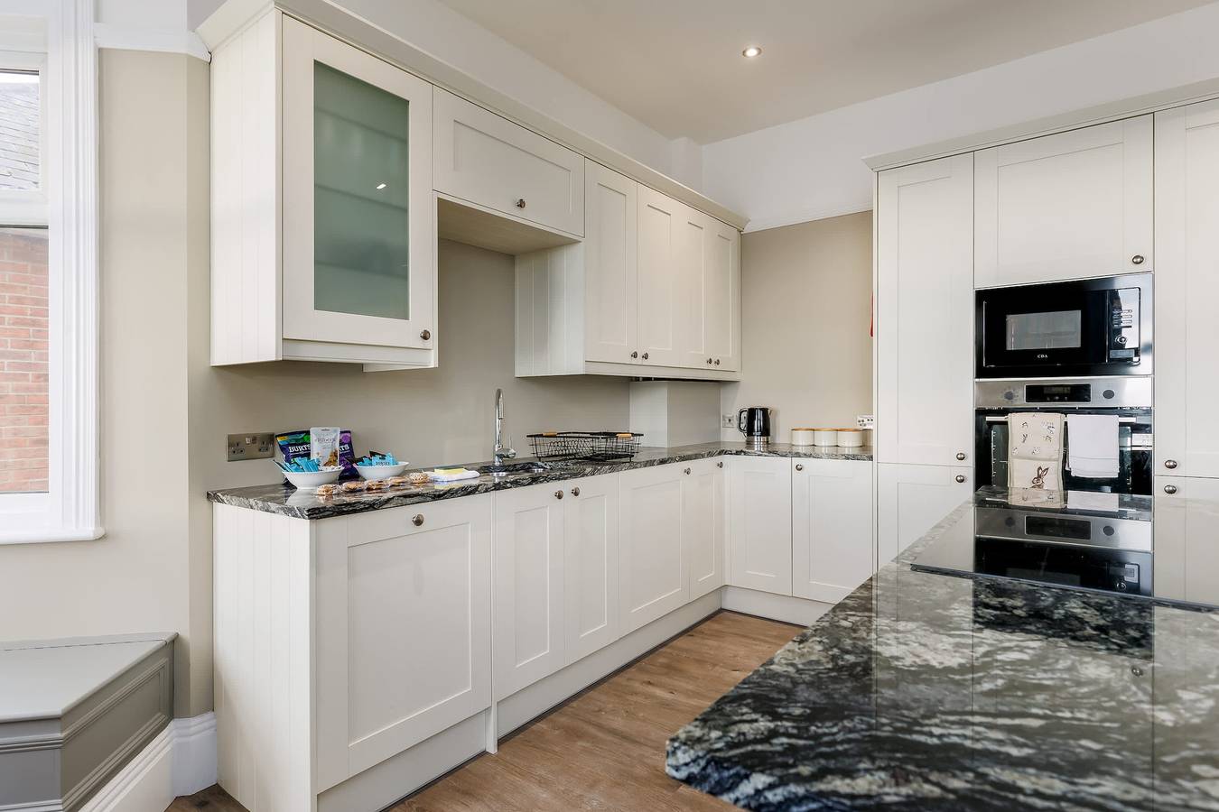 Entire apartment, Park Lake View - Poole Park Lake Views in Poole, Poole Harbour