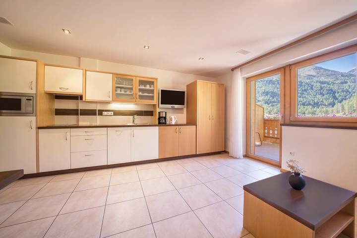 Entire apartment, Apartment "Sonnenaufgang" with Panoramic Mountain View, Balcony & Sauna in Pfelders, Moos in Passeier