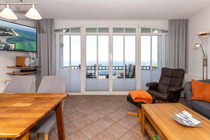 Entire apartment, Tolles Ostsee-Apartment mit Balkon und direktem Meerblick in erstklassiger Lage! in Ostseebad Kühlungsborn, Kühlungsborn