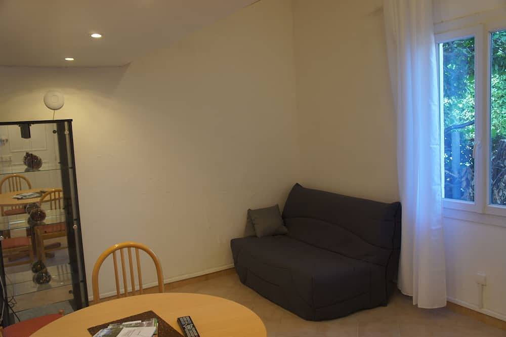 Studio Olivia independiente con jardín / piscina in Roquefort-les-Pins, Region de Cannes