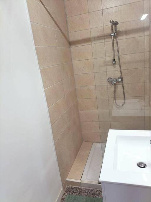 Gîte pour 4 personnes, avec vue à Bressols - 2