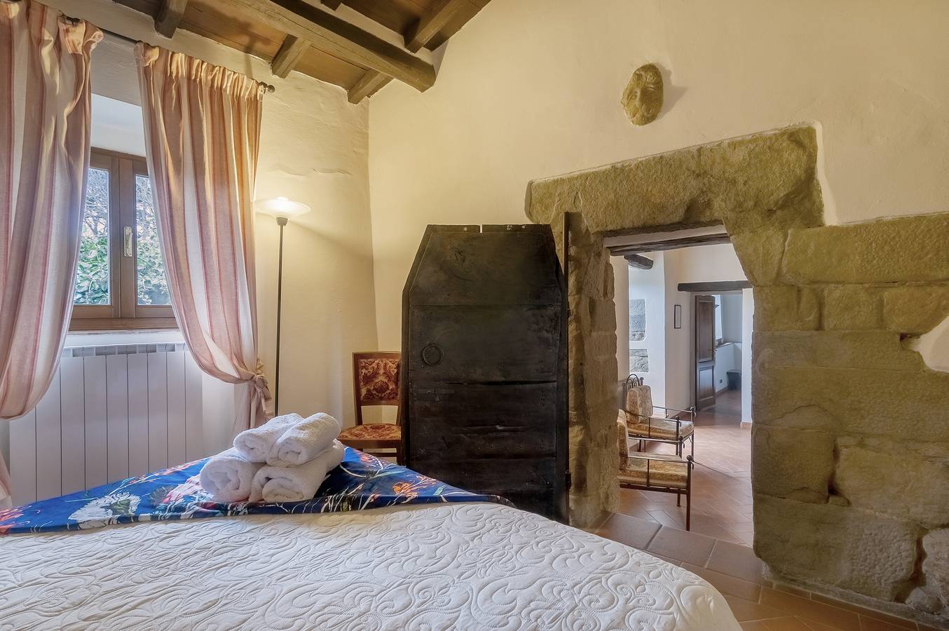 Agriturismo 'Universal Harmony- Nibbio' con vistas a la montaña y piscina compartida in Dicomano, Provincia de Firenze