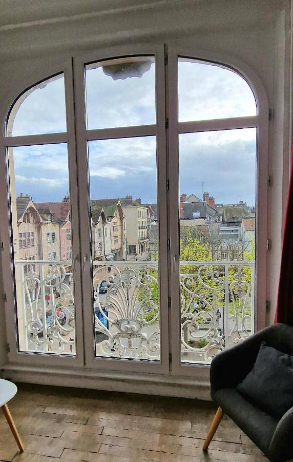 Gîte pour 5 personnes, avec vue, adapté aux familles dans Office De Tourisme De Troyes - 2
