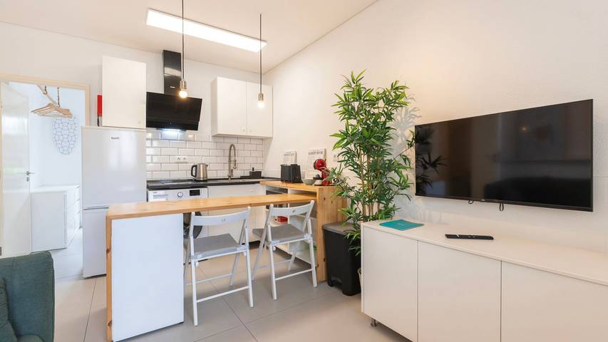Ganze Wohnung, Ferienwohnung für 2 Personen mit Terrasse in Carcavelos e Parede, Costa de Lisboa