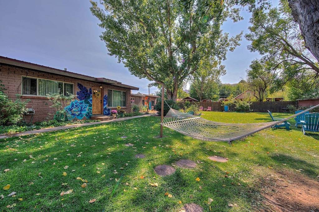 Desert Gardens Unit # 2 In der Nähe von Arches National Park, Whirlpool, Grill, großer Garten in Moab, Arches-Nationalpark