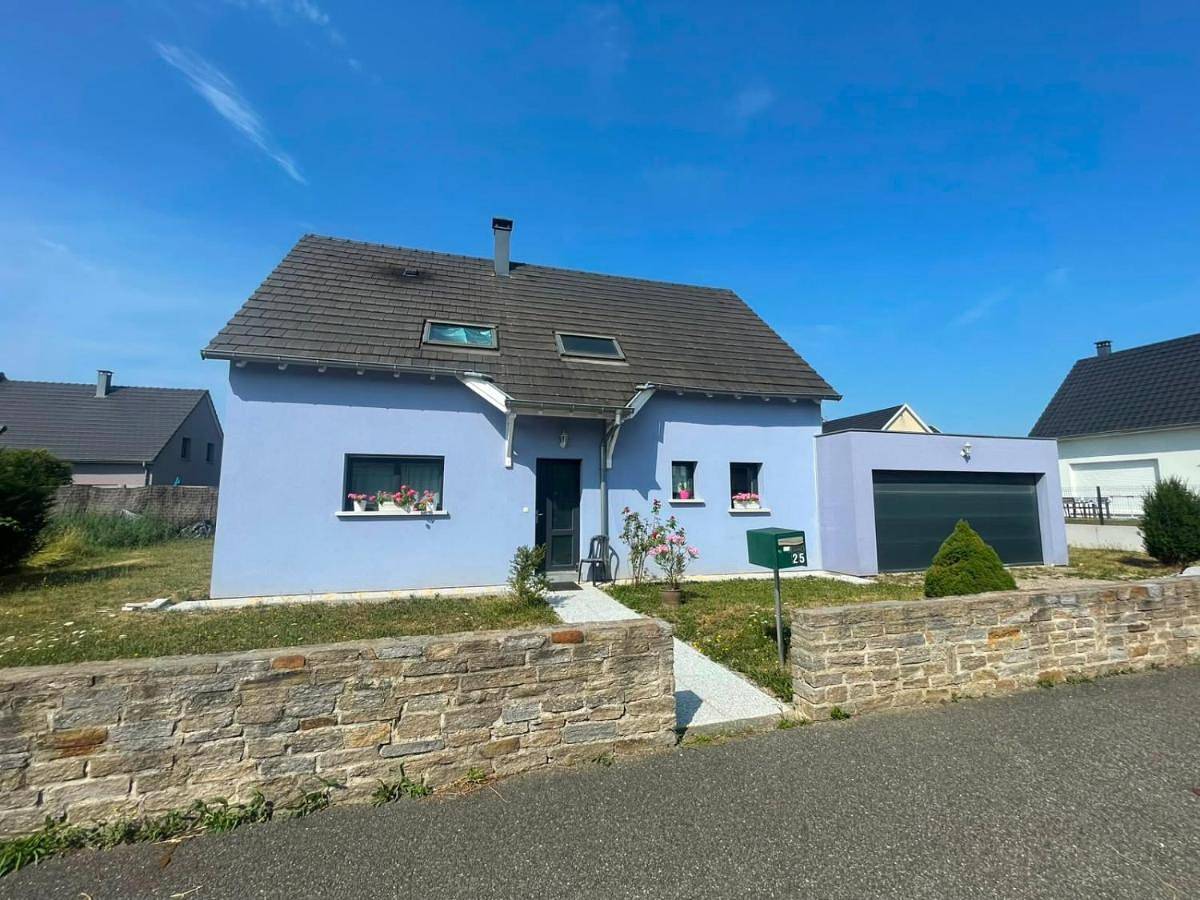 Appartement de vacances entier, Élégantes chambres et salle de bain privée in Blotzheim, Région de Mulhouse