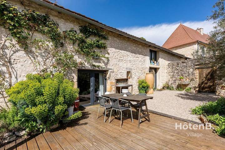 Location de vacances pour 4 personnes, avec jacuzzi et jardin, animaux acceptés à Nojals-et-Clotte - 3