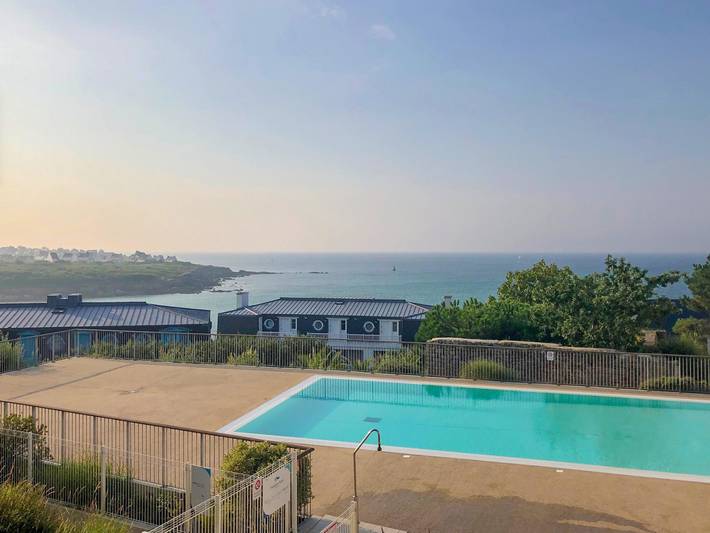 Gîte pour 5 personnes, avec piscine et balcon/terrasse, animaux acceptés dans Plage Tres-Cadec