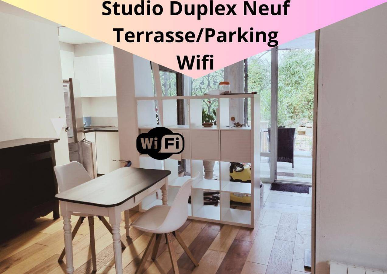 Appartement entier, Grand Duplex Neuf Terrasse, Wifi & Parking in Saint-Rémy-lès-Chevreuse, Parc naturel régional de la Haute Vallée de Chevreuse