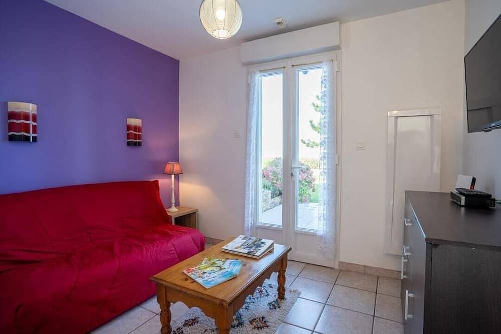 House facing the sea, with swimming pool and Spa\nomaha Gites in Omaha Beach, Vierville-sur-Mer