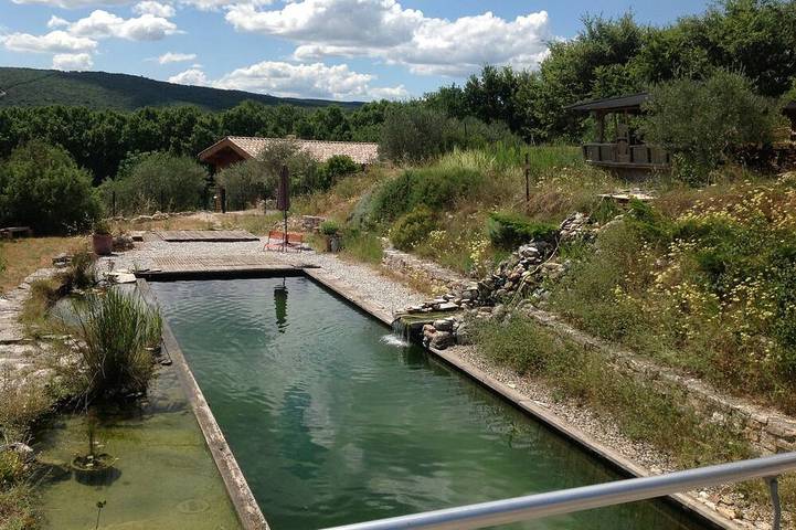 Location de vacances pour 4 personnes, avec terrasse à Saint-André-de-Roquepertuis