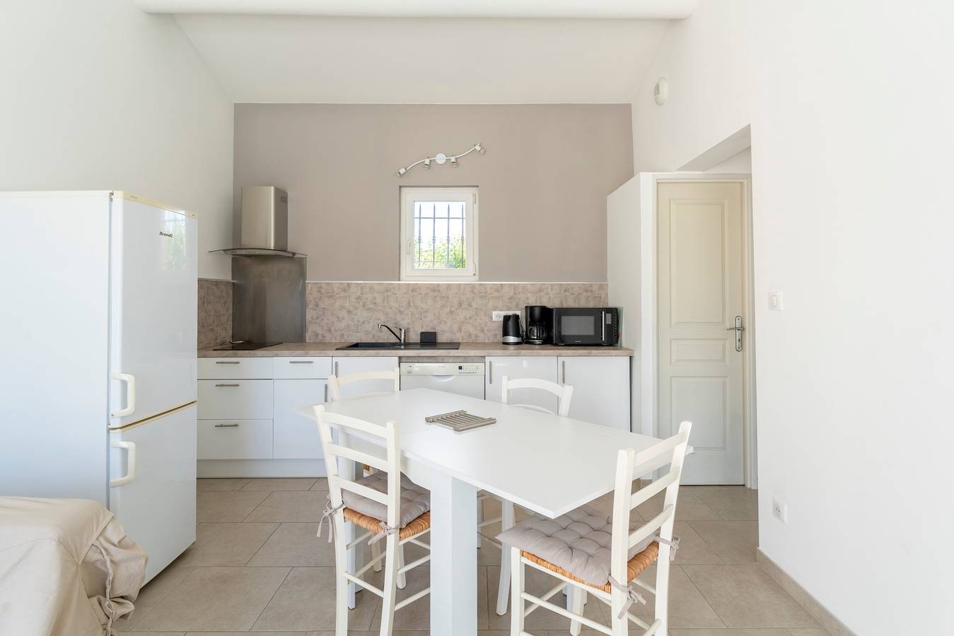 Casa Vacacional 'Chez Céline' con Piscina Privada, Wi-Fi y Aire Acondicionado in Aubignan, Vaucluse