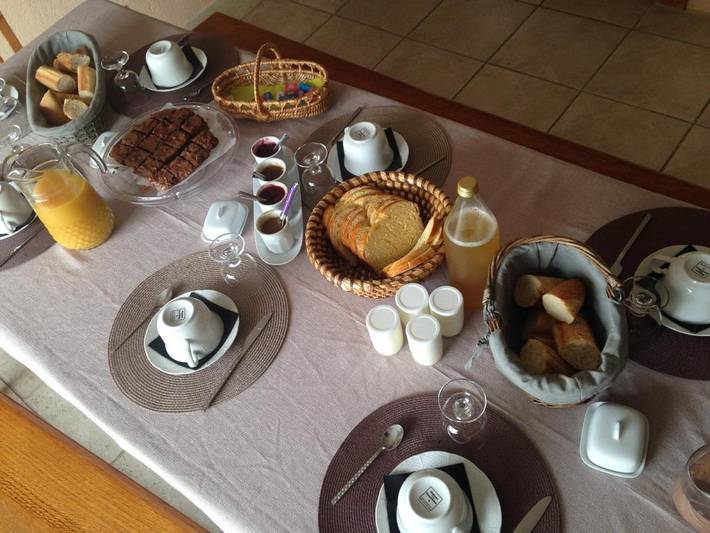 Maison d’hôte pour 4 personnes, avec terrasse et vue ainsi que piscine et jardin à Les Herbiers - 3