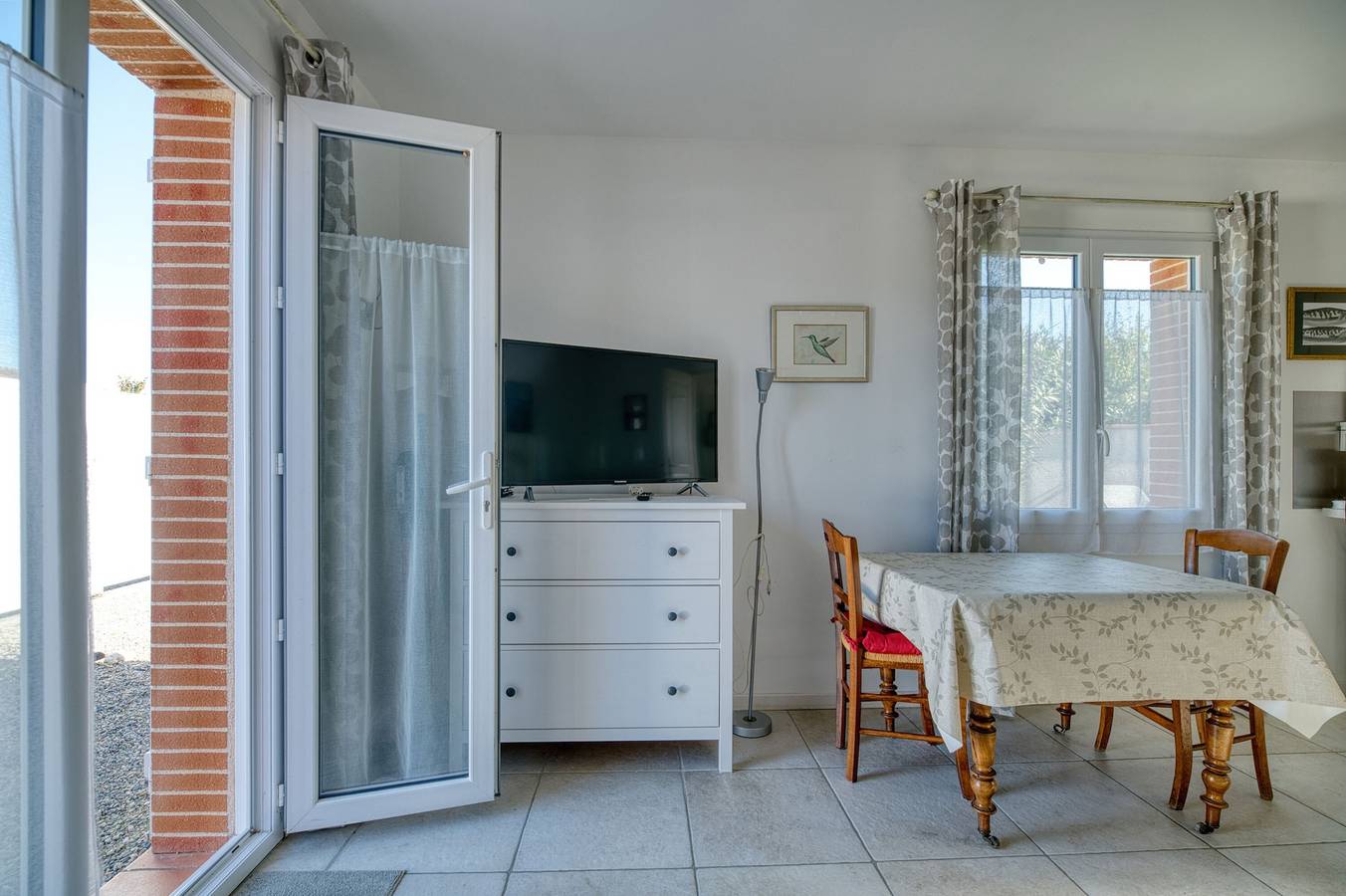 Estudio entero, Estudio 'Gîte Le Colibri' con terraza privada, jardín privado y Wi-Fi in La Salvetat-Saint-Gilles, Toulouse region