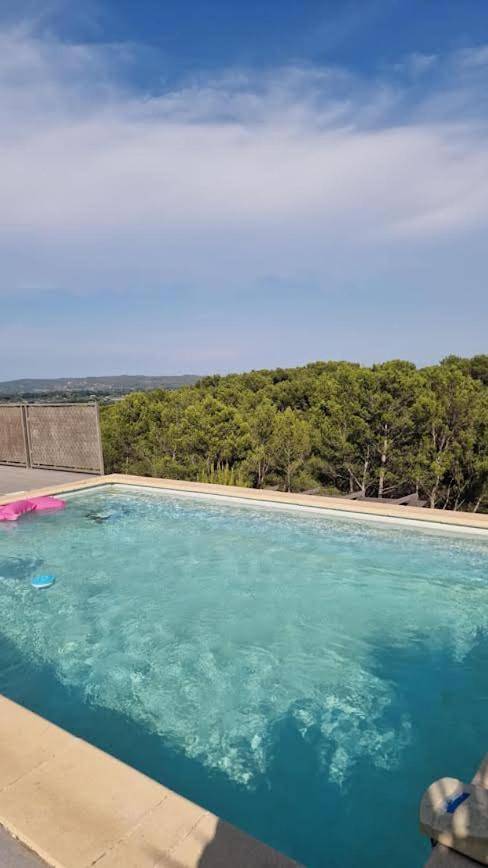 Maison d’hôte pour 3 personnes, avec jardin et piscine ainsi que terrasse et vue