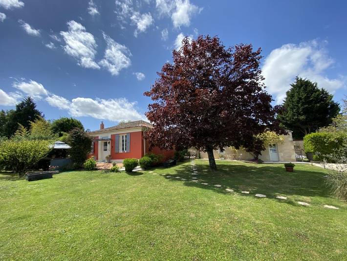 Gîte pour 4 personnes, avec jardin et terrasse, animaux acceptés