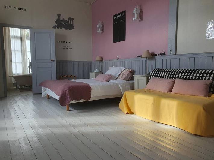 Chambre d’hôte pour 3 personnes, avec piscine et vue ainsi que jardin et terrasse - 1