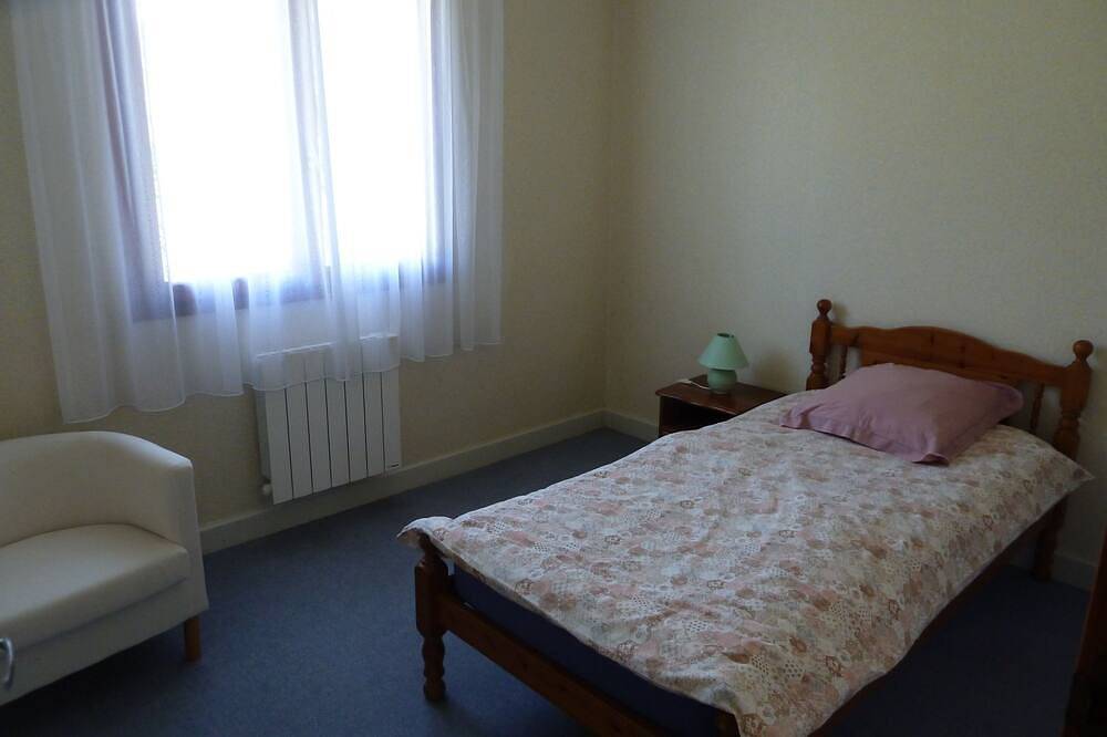 \"Gite Des Coteaux\" located 5 minutes from the medieval center of Josselin Class ***. in Josselin, Pontivy region
