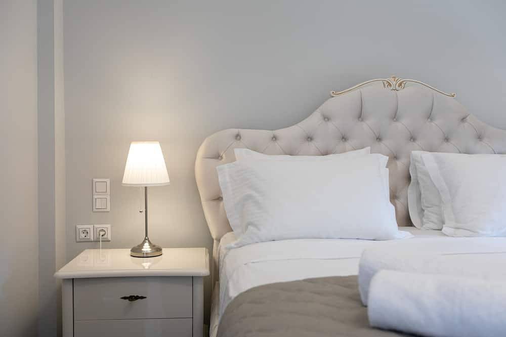 Epavli Alexandros: Luxurious Beachfront Villa in Vourvourou. in Vourvourou, Sithonia Halbinsel