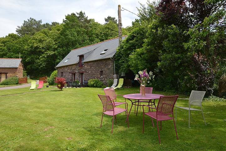 Location de vacances pour 3 personnes, avec jardin à Montfort-sur-Meu - 2