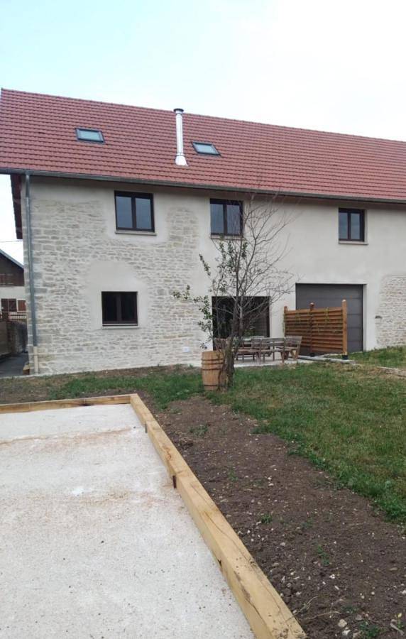 Gîte pour 11 personnes, avec terrasse à Lavans-Vuillafans - 2