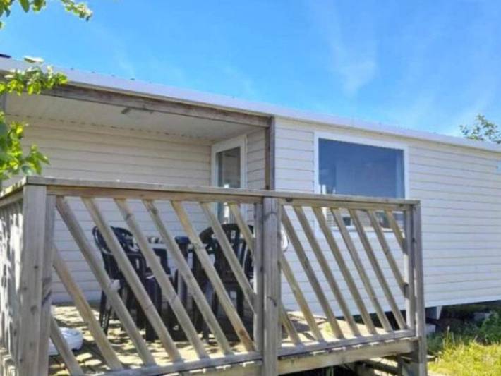 Camping pour 6 personnes, avec piscine et terrasse, animaux acceptés