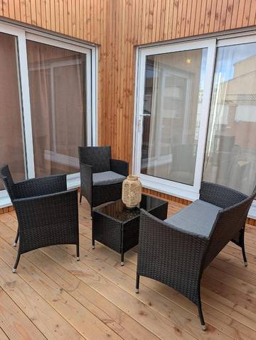 Gîte pour 4 personnes, avec jardin à Caves