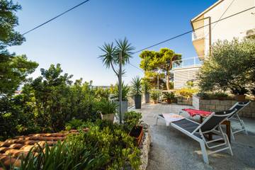 Vacation Rental for 4 Guests in Hvar City, Hvar, Picture 3