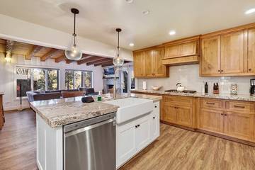 Log Cabin for 8 Guests in Snow Summit, Big Bear Lake, Picture 1