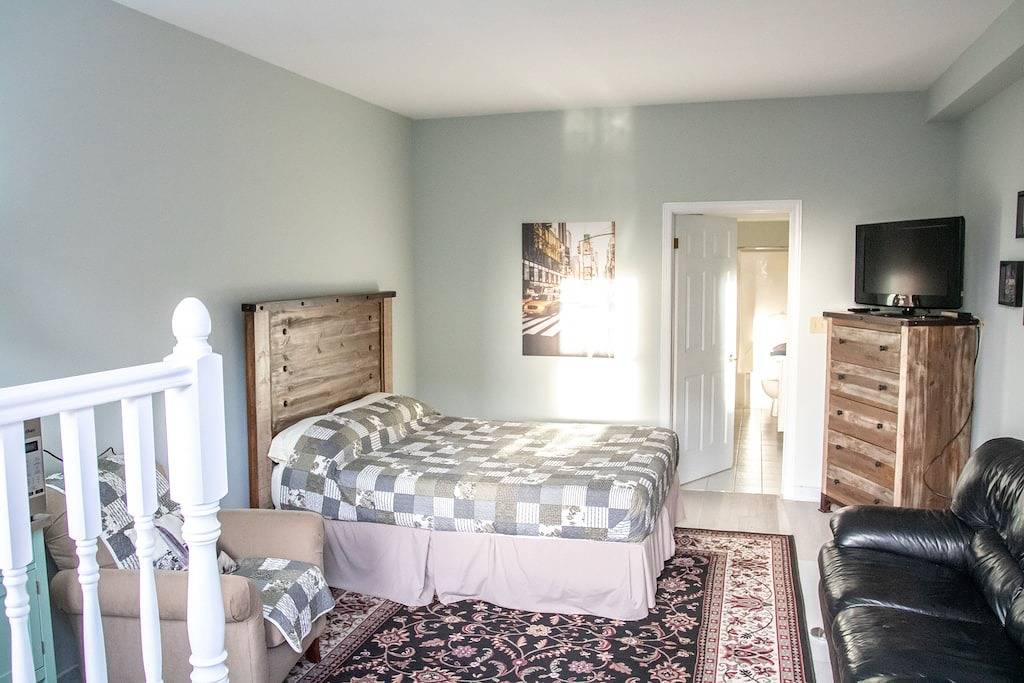 Ganze Wohnung, Fifth Avenue | The Jypsy Inn | Muskoka in Muskoka