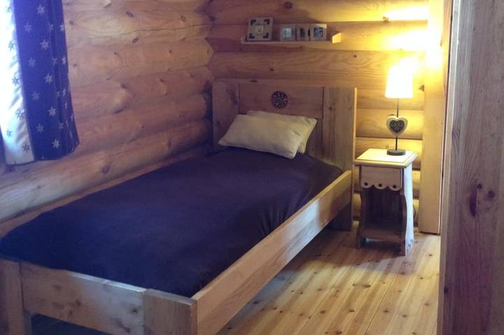 Authentic Scandinavian log cabin in La Joue du Loup, Le Dévoluy
