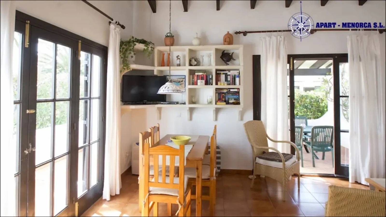 Entire apartment, Apartment 'Apartamento 2 Dormitorio Iii' with Private Terrace and Shared Garden in Son Xoriguer, Ciutadella