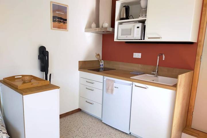 Apartamento entero, Studio au Calme au Milieu des Pins Avec les Oiseaux et les Écureuils in Pertuis, Parque natural regional del Luberon