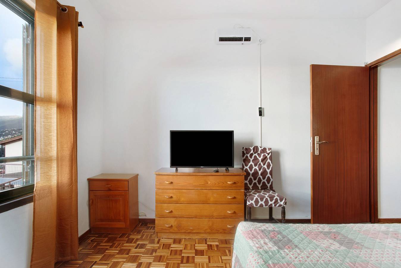 Holiday Home "Slice of Paradise - Palheiro de Golf" with Sea View, Garden & Wi-Fi in São Gonçalo, Madeira