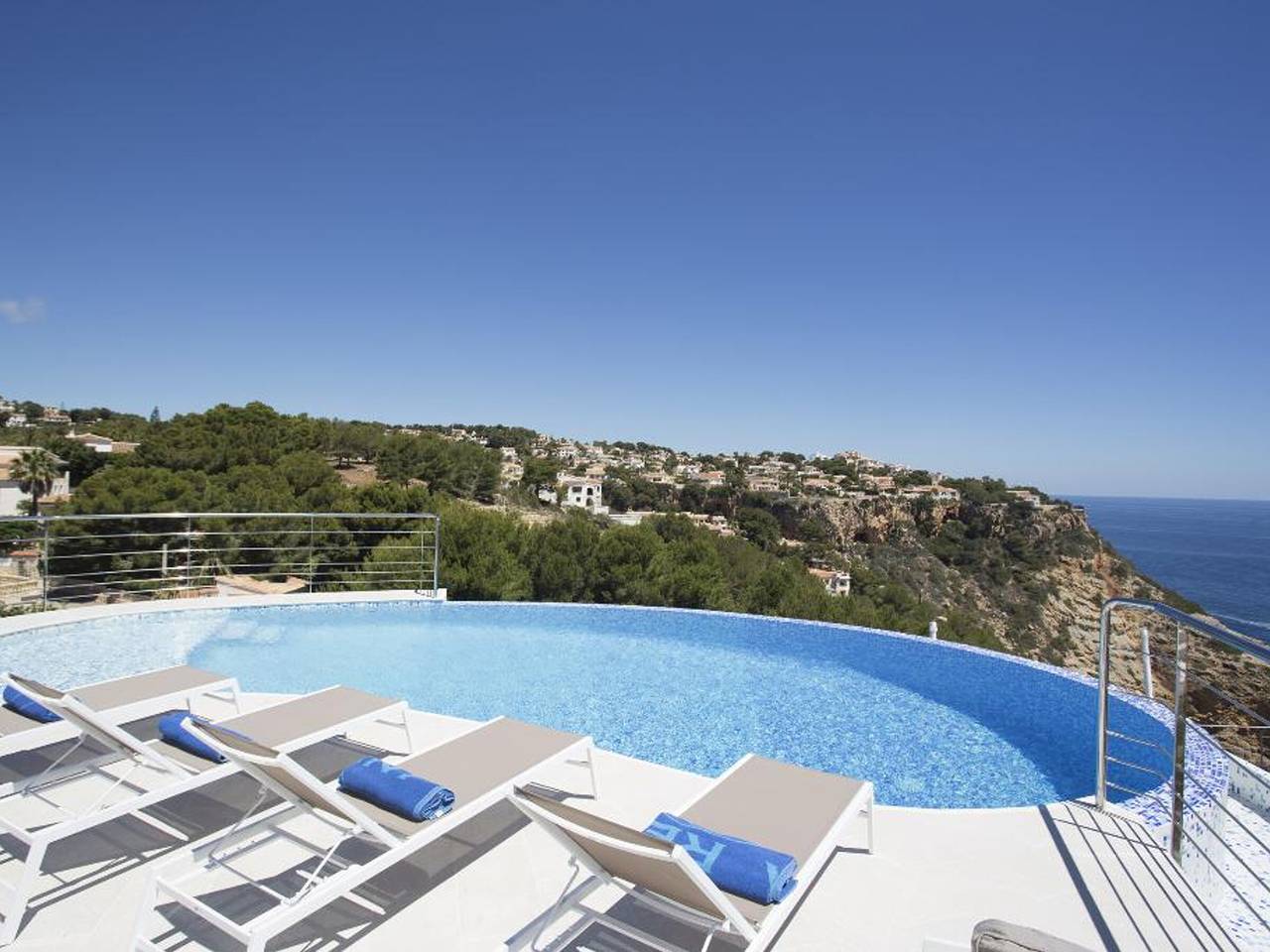 Villa voor 4 personen met tuin in Balcón al Mar, Jávea